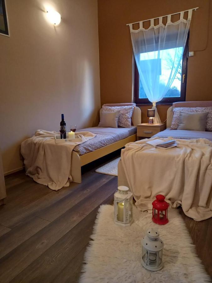 Guest House Studio Apartman Marina - With Jacuzzi, Free Parking, Pet Friendly Karlovac Exteriér fotografie