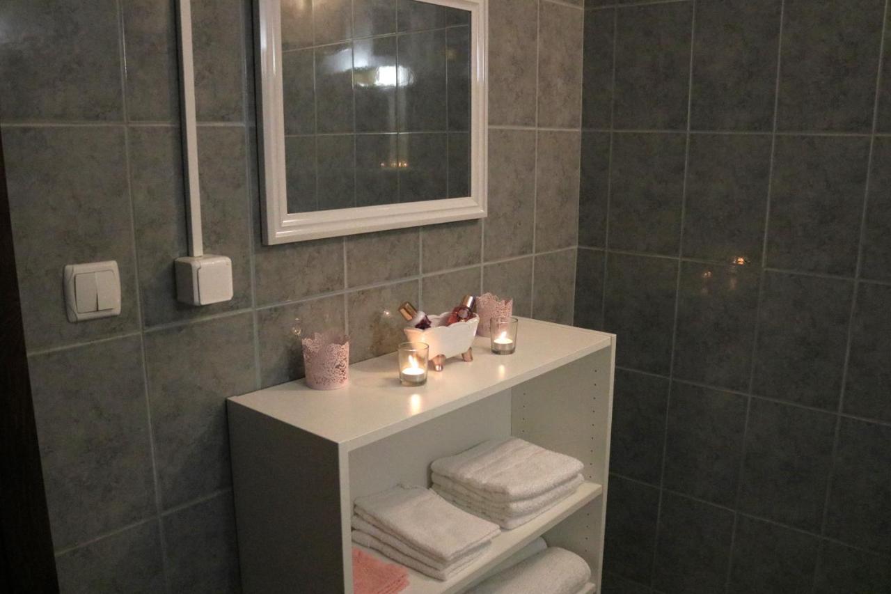 Guest House Studio Apartman Marina - With Jacuzzi, Free Parking, Pet Friendly Karlovac Exteriér fotografie